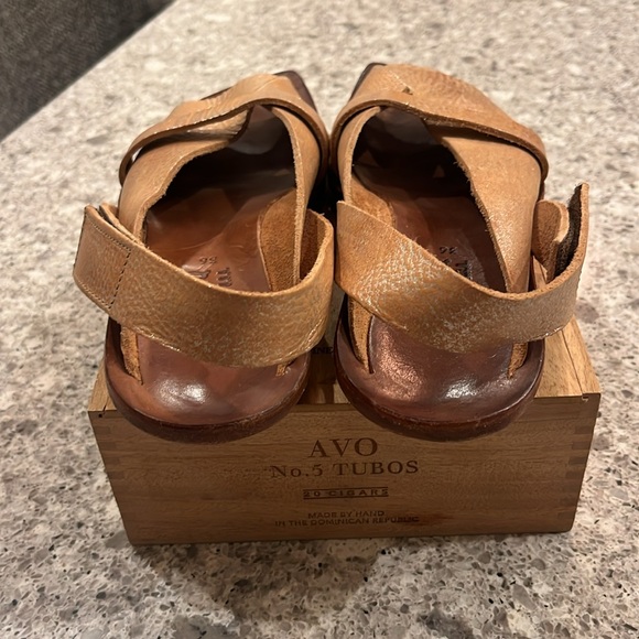 Cydwoq sandals handmade beautiful shoes!! - Picture 5 of 9